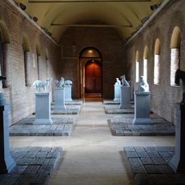 Allestimento dell??opera ??Pechino 2008: il tempo, gli animali, la storia?? di Huang Rui al Museo delle Mura, Roma, 2008. Foto di Stefano Fontebasso De Martino