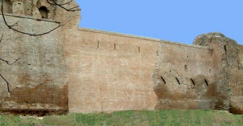 Camminamento sulle Mura dopo l'intervento di ricostruzione Camminamento sulle Mura dopo l'intervento di ricostruzione